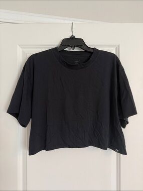 Under Armour Black Cropped Crew Tee